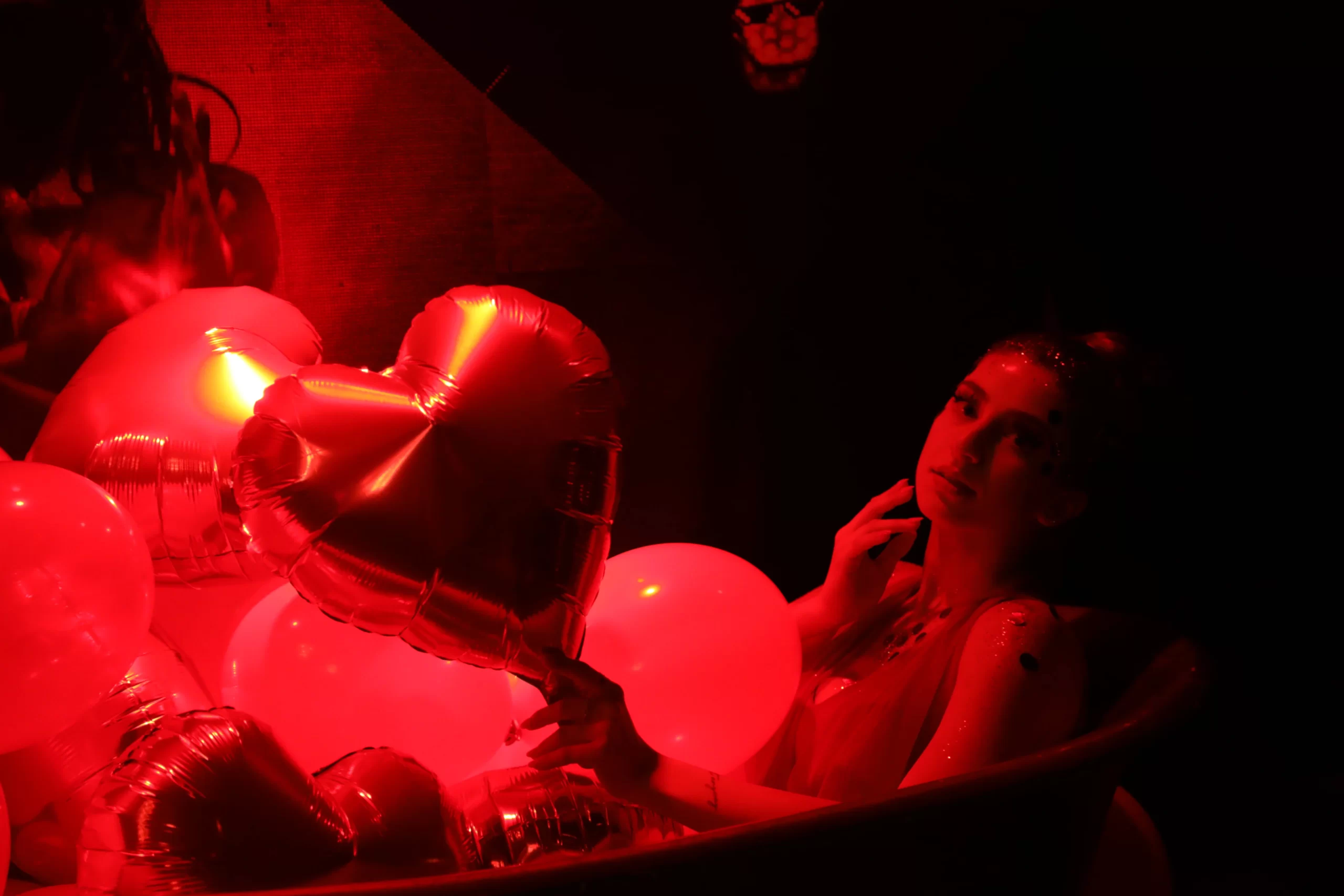 Nightlife performance 8