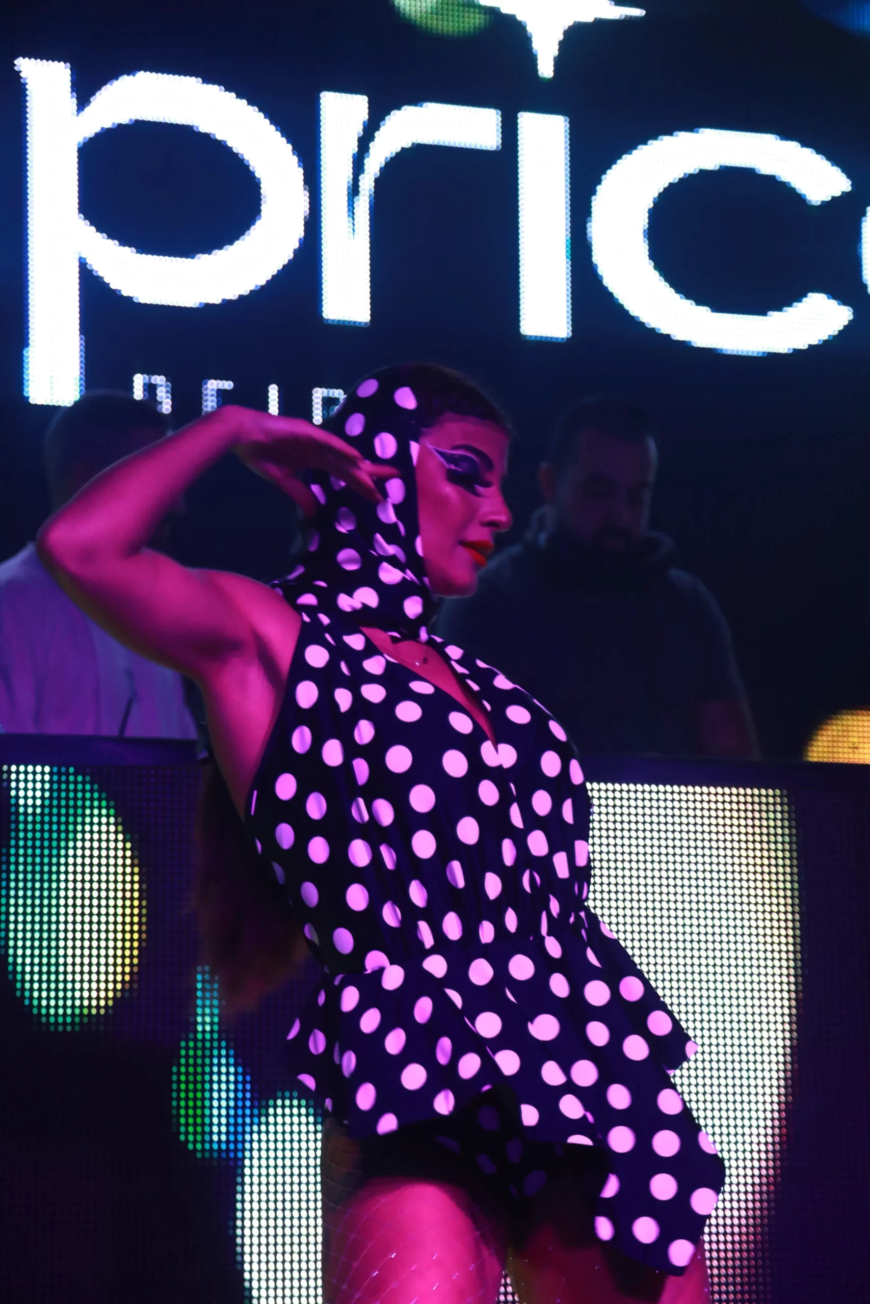 Nightlife performance 17